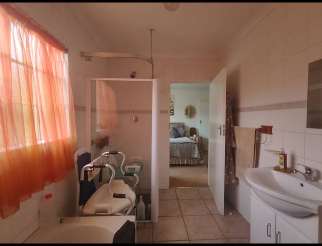 3 BEDROOM RETIREMENT UNIT TO LET IN UNITAS PARK